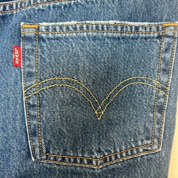 Original 501 Levi Jean shorts, cut offs, raw hems, Sz. 27, button up fly, EUC - Picture 5 of 14